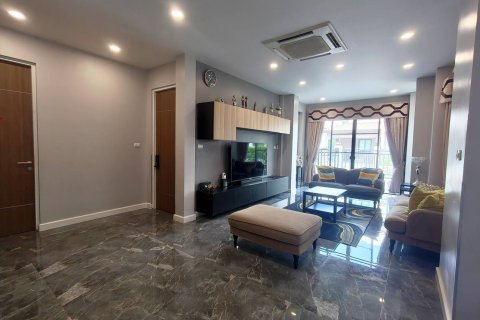 House in Saphan Sung, Bangkok, Thailand 3 bedrooms № 154396 - photo 2
