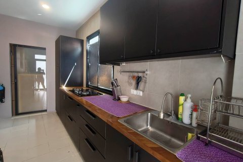 House in Saphan Sung, Bangkok, Thailand 3 bedrooms № 154396 - photo 18