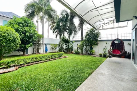 Casa de 5 dormitorios en Pattaya, Tailandia № 211233 - foto 8