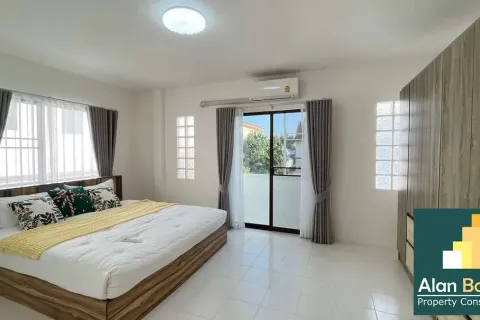 Adosado de 3 dormitorios en Pattaya, Tailandia № 211237 - foto 10