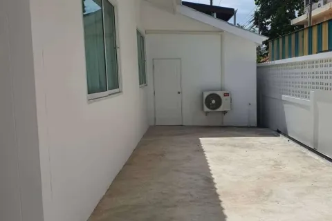 Casa de 3 dormitorios en Pattaya, Tailandia № 211234 - foto 12