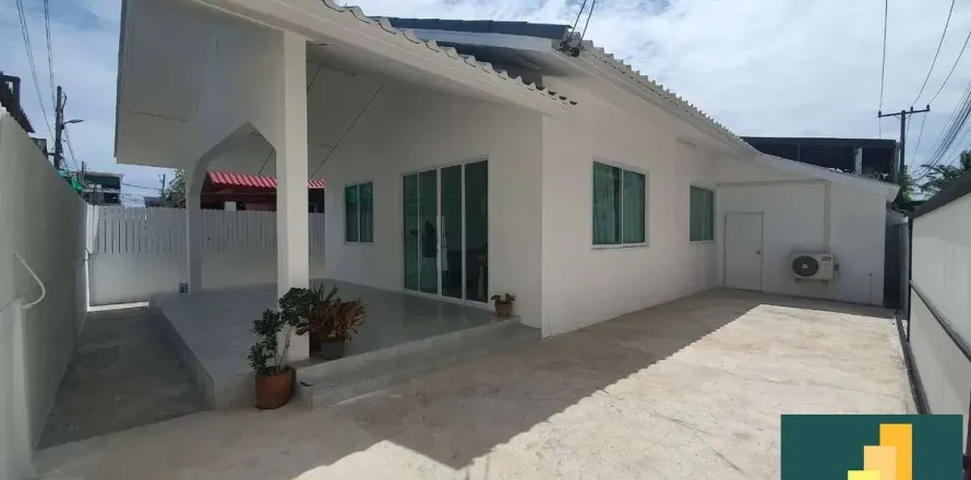 Casa de 3 dormitorios en Pattaya, Tailandia № 211234