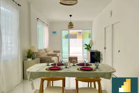 Casa de 3 dormitorios en Pattaya, Tailandia № 211234 - foto 11