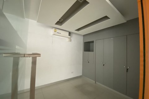 Commercial property in Watthana, Bangkok, Thailand 575.32 sq.m. № 200953 - photo 7