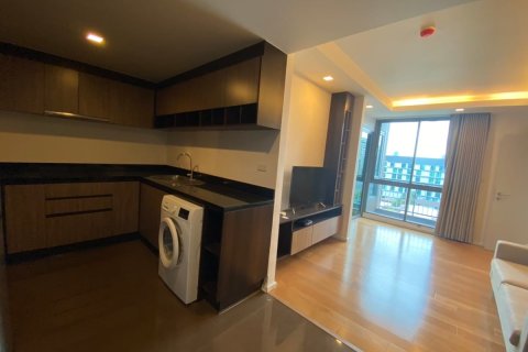 Condo à Khlong Toei, Bangkok, Thaïlande, 2 chambres № 200954 - photo 2