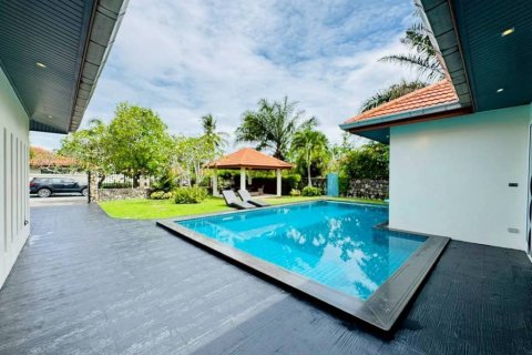 Villa à Bang Lamung, Thaïlande 4 chambres № 157359