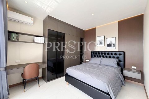 House in Pattaya, Thailand 5 bedrooms № 233781 - photo 24
