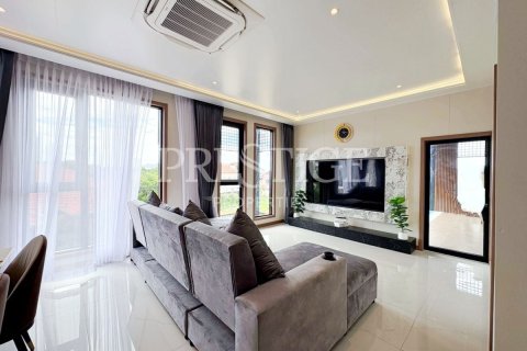 House in Pattaya, Thailand 5 bedrooms № 233781 - photo 7