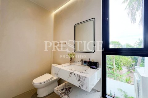 House in Pattaya, Thailand 5 bedrooms № 233781 - photo 12