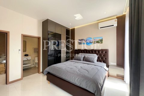 House in Pattaya, Thailand 5 bedrooms № 233781 - photo 16