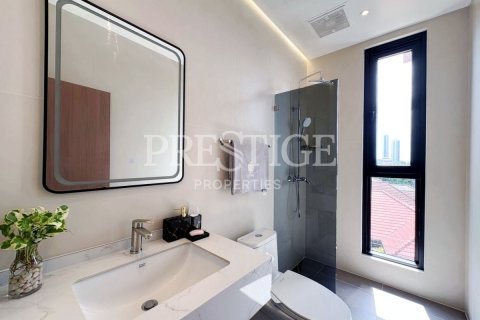 House in Pattaya, Thailand 5 bedrooms № 233781 - photo 22