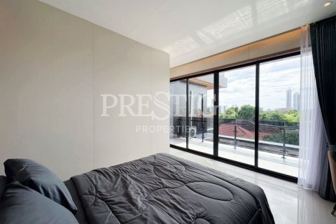 House in Pattaya, Thailand 5 bedrooms № 233781 - photo 26