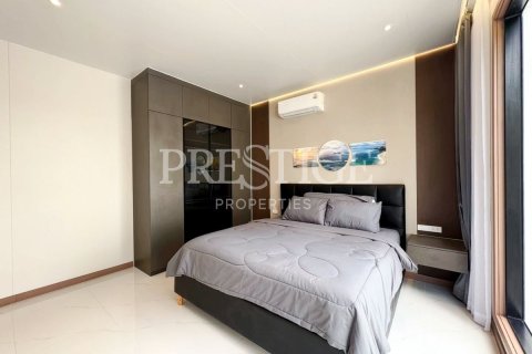 House in Pattaya, Thailand 5 bedrooms № 233781 - photo 13