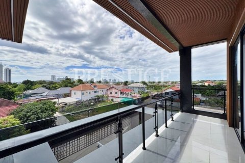 House in Pattaya, Thailand 5 bedrooms № 233781 - photo 27