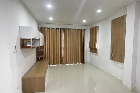 House in Bang Pakong, Thailand 3 bedrooms № 163132 - photo 13