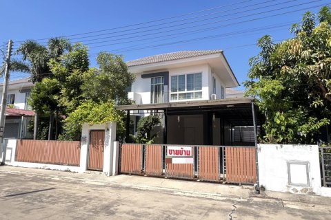 House in Bang Pakong, Thailand 3 bedrooms № 163132