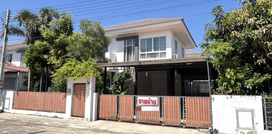 House in Bang Pakong, Thailand 3 bedrooms № 163132