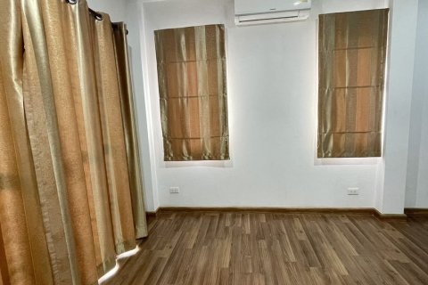House in Bang Pakong, Thailand 3 bedrooms № 163132 - photo 2