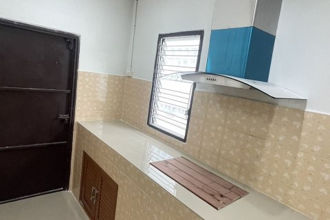 House in Bang Pakong, Thailand 3 bedrooms № 163132 - photo 6