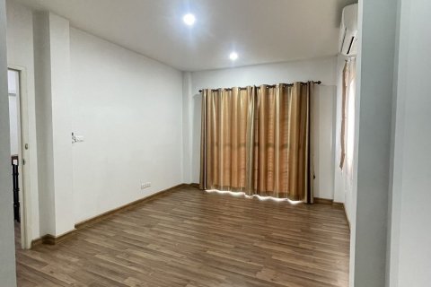 House in Bang Pakong, Thailand 3 bedrooms № 163132 - photo 15