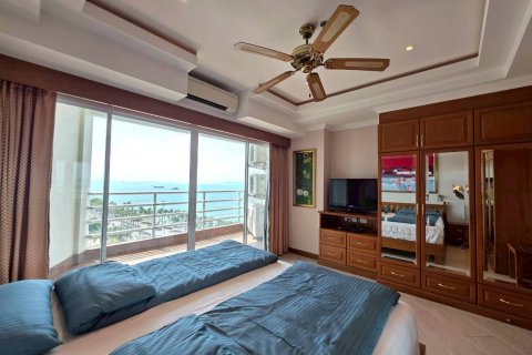 Condo in Pattaya, Thailand, 2 bedrooms  № 170306 - photo 15