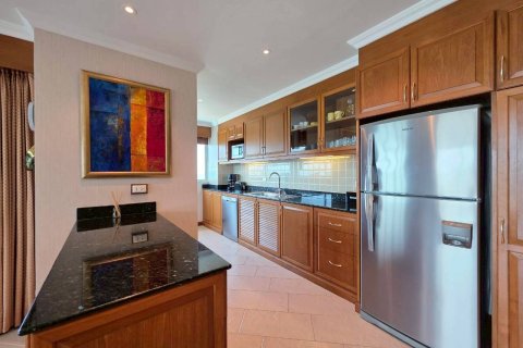 Condo in Pattaya, Thailand, 2 bedrooms  № 170306 - photo 10