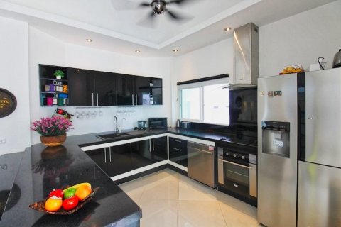 House in Pattaya, Thailand 6 bedrooms № 170305 - photo 8