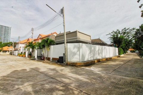 House in Pattaya, Thailand 6 bedrooms № 170305 - photo 16