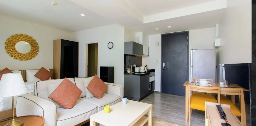 Studio dans le Condo à Kathu, Thaïlande  № 164104