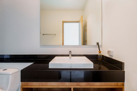 Villa in Phuket, Thailand 3 bedrooms № 164103 - photo 18