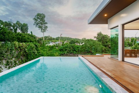 Villa in Phuket, Thailand 3 bedrooms № 164103 - photo 8