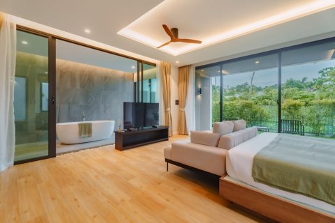 Villa in Phuket, Thailand 3 bedrooms № 164103 - photo 25