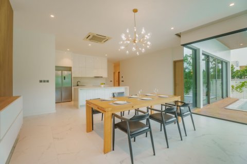 Villa in Phuket, Thailand 3 bedrooms № 164103 - photo 15