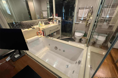 Condo in Bangkok, Thailand, 1 bedroom  № 184880 - photo 4