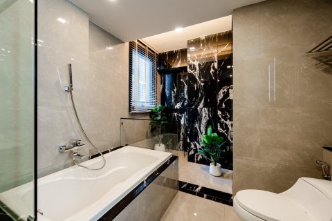 Condo in Huai Khwang, Bangkok, Thailand, 2 bedrooms  № 138591 - photo 16