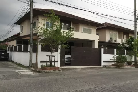 House in Khlong Sam Wa, Bangkok, Thailand 3 bedrooms № 138592