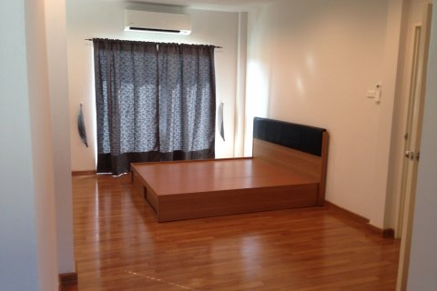 House in Khlong Sam Wa, Bangkok, Thailand 3 bedrooms № 138592 - photo 7