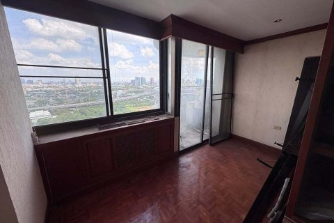 Studio in the Condo in Huai Khwang, Bangkok, Thailand  № 163174 - photo 11