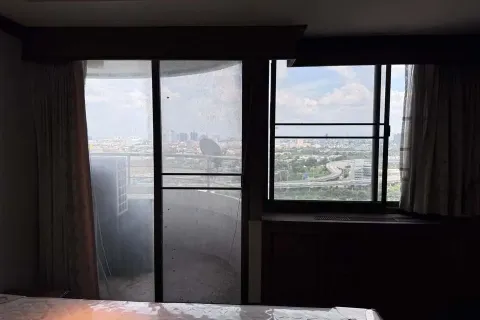 Studio in the Condo in Huai Khwang, Bangkok, Thailand  № 163174 - photo 5