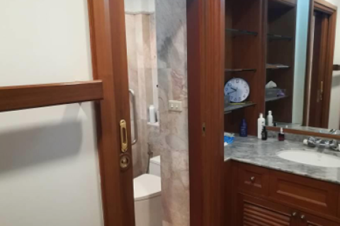 House in Khlong Toei, Bangkok, Thailand 6 bedrooms № 163169 - photo 13