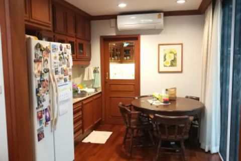 House in Khlong Toei, Bangkok, Thailand 6 bedrooms № 163169 - photo 11