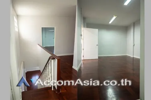Reihenhaus in Watthana, Bangkok, Thailand 5 Schlafzimmer № 216643 - Foto 3