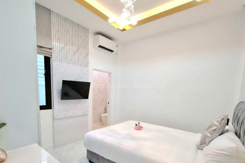 House in Bang Lamung, Thailand 3 bedrooms № 146558 - photo 18