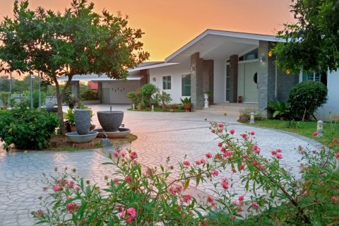 Вилла в Сан Па Тонге, Таиланд с 6 спальнями  № 137554 - фото 10