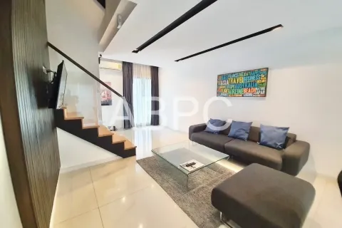 Casa de 4 dormitorios en Pattaya, Tailandia № 211410 - foto 5