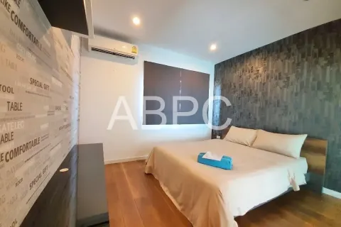 Casa de 4 dormitorios en Pattaya, Tailandia № 211410 - foto 9