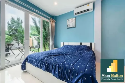 Casa de 4 dormitorios en Jomtien Beach, Pattaya, Tailandia № 211409 - foto 4