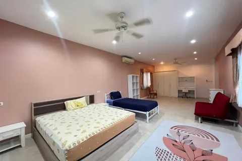 Casa de 4 dormitorios en Jomtien Beach, Pattaya, Tailandia № 211409 - foto 30