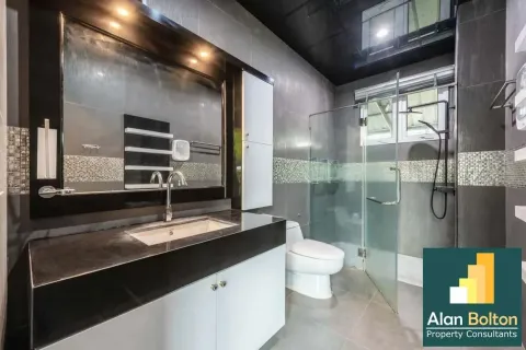 Casa de 4 dormitorios en Jomtien Beach, Pattaya, Tailandia № 211409 - foto 3