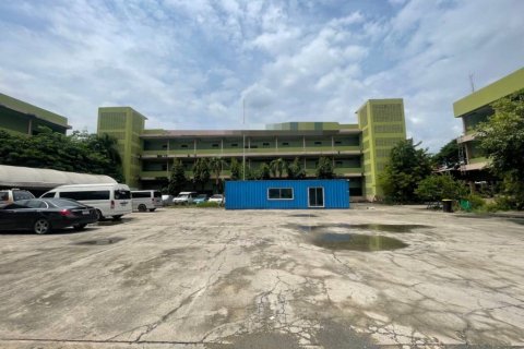 Коммерческая недвижимость в Бангкоке, Таиланд  № 114352 - фото 1